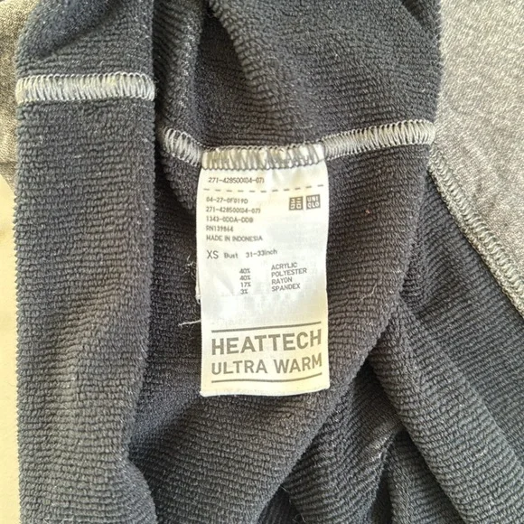 Grey Uniqlo ultra warm heattech turtleneck - Picture 3 of 4